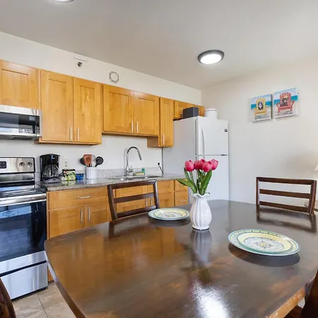 Light & Airy 8Th Floor Ocean View Condo With Lanai Condo